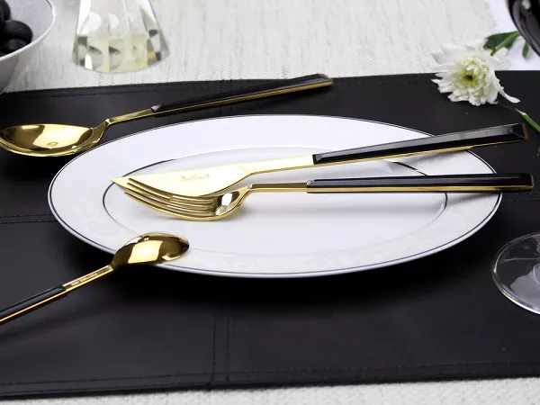 Komplet sztućców 24 cz. na 6 osób PINTI1929 - Sushi Anniversary Gold&Black (2.5 mm) - pudełko 23.17Z0.K091.K24