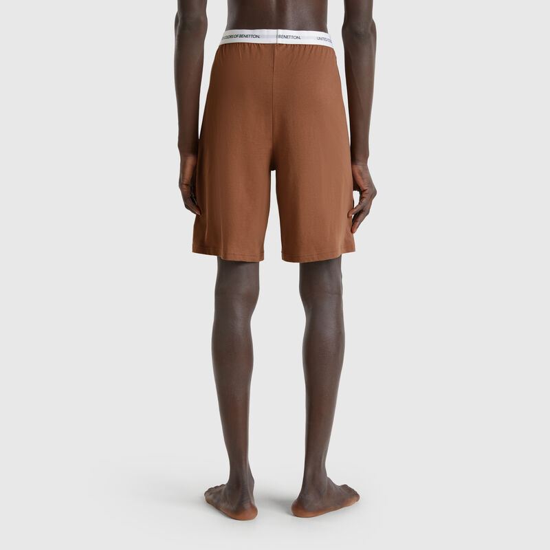 Shorts with logoed elastic