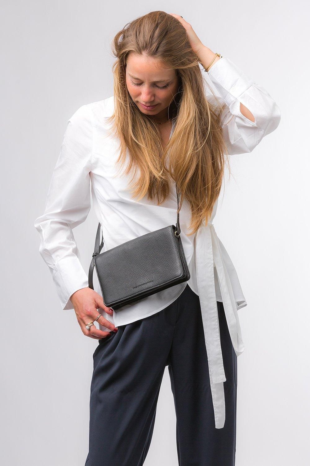 Pure Luxuries London Gwen' Nappa Leather Cross Body Bag