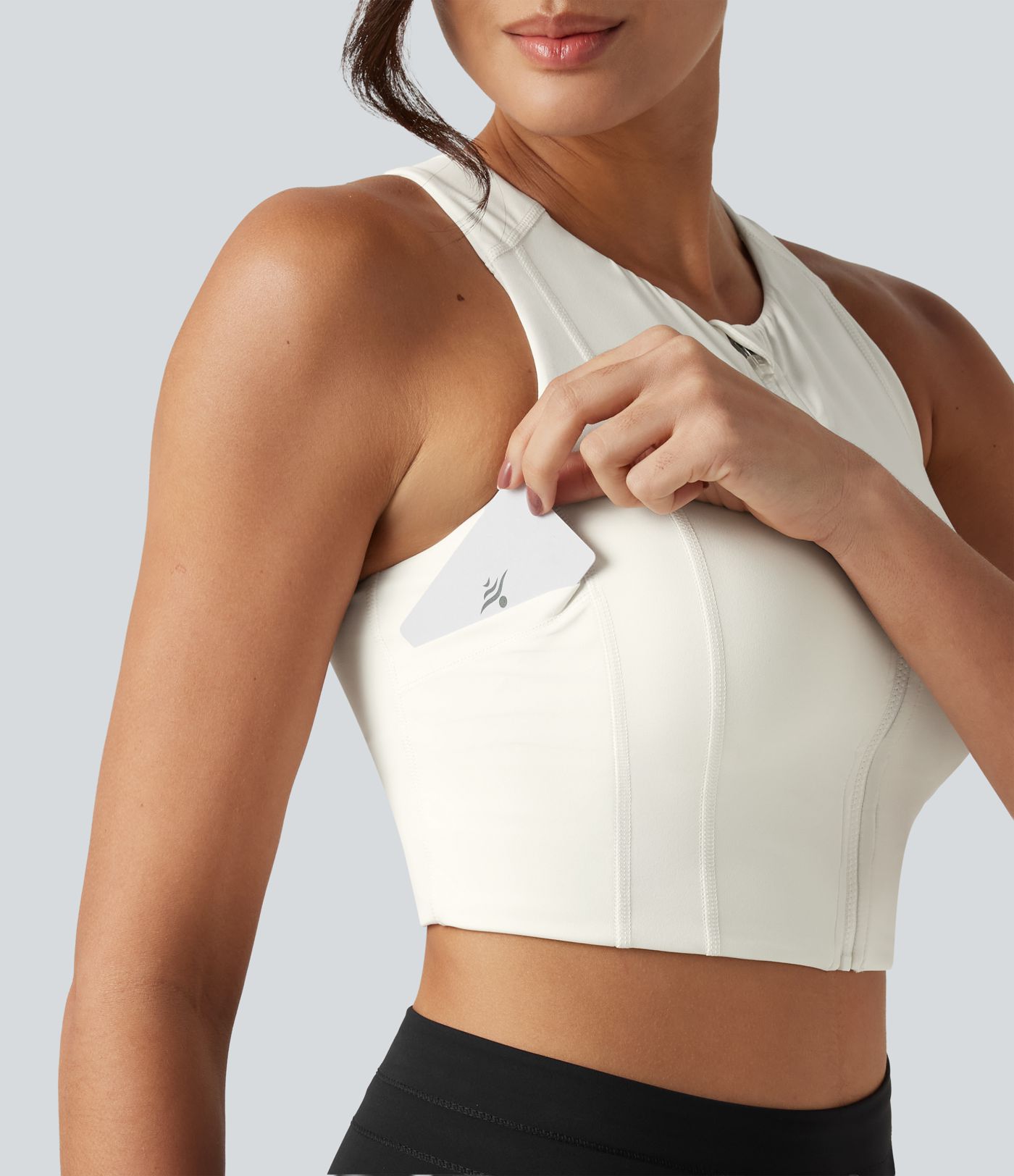 Débardeur de running court effet frais InstantCool à séchage rapide avec encolure arrondie, coussinets amovibles, poches et protection solaire UPF50