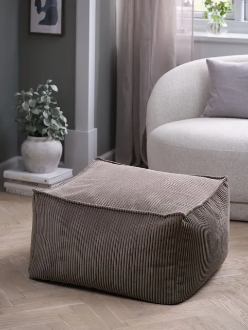 Puf AGGER 65x65 mørk sandfarvet fløjl
