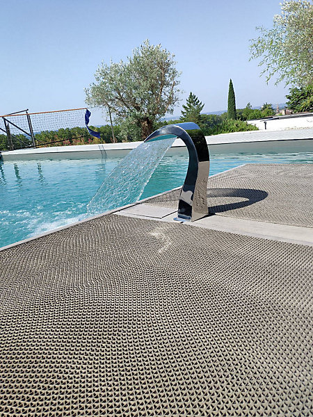 Cascade pour Piscine ou Spa Inox Fontaine Bassin Modèle Mini Demi Coeur Hauteur 30cm Largeur 16cm Profondeur 19cm Zenlys