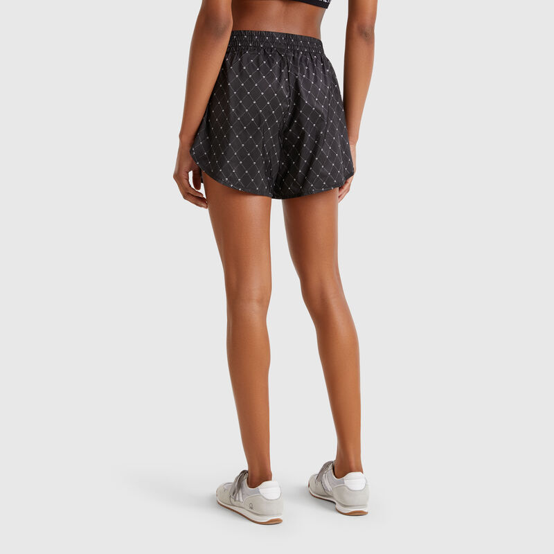 Sports shorts in fabric