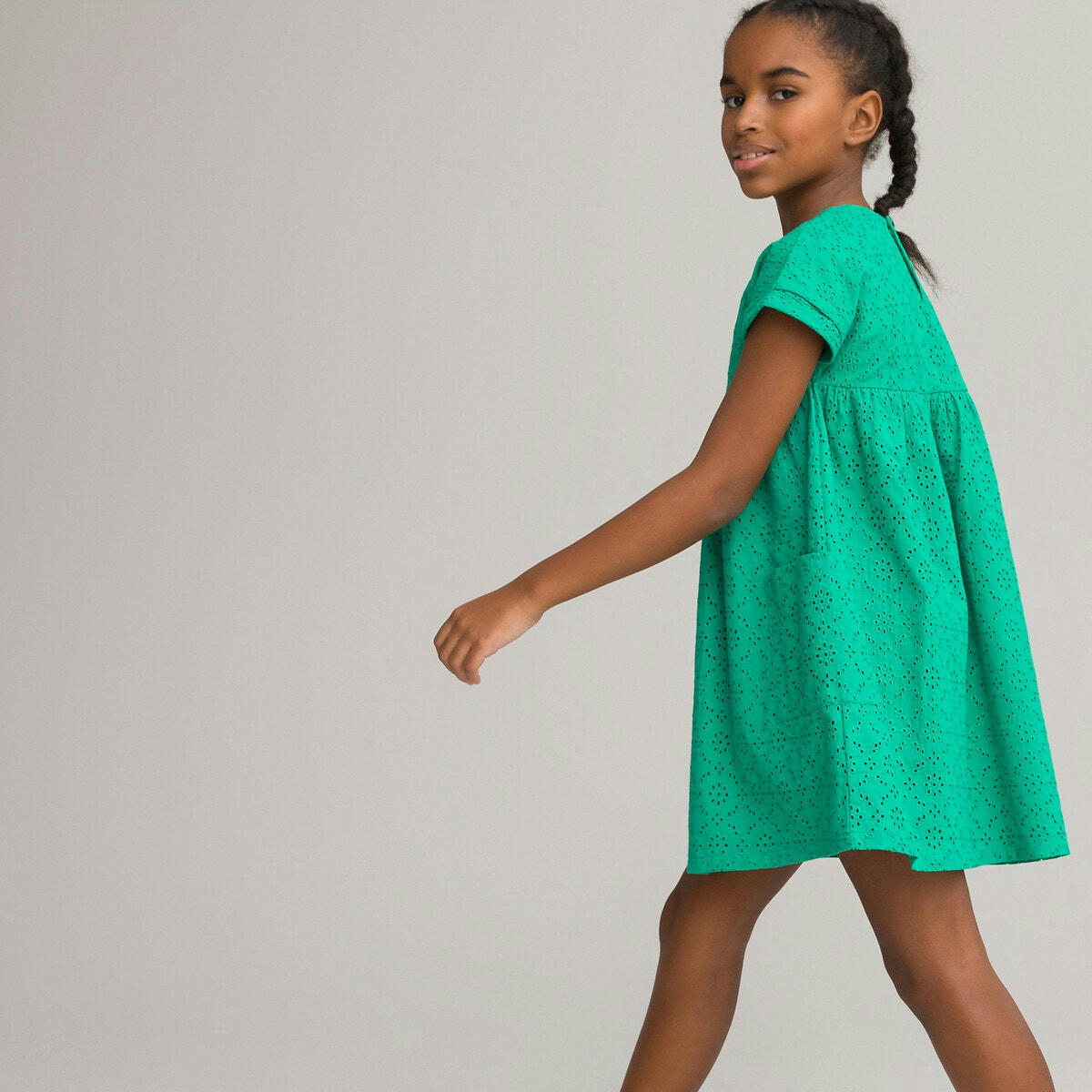 Robe manches courtes en broderie anglaise