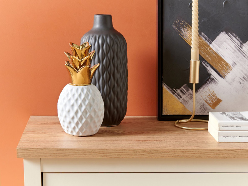 Figurka ozdobna ceramiczna ananas biała