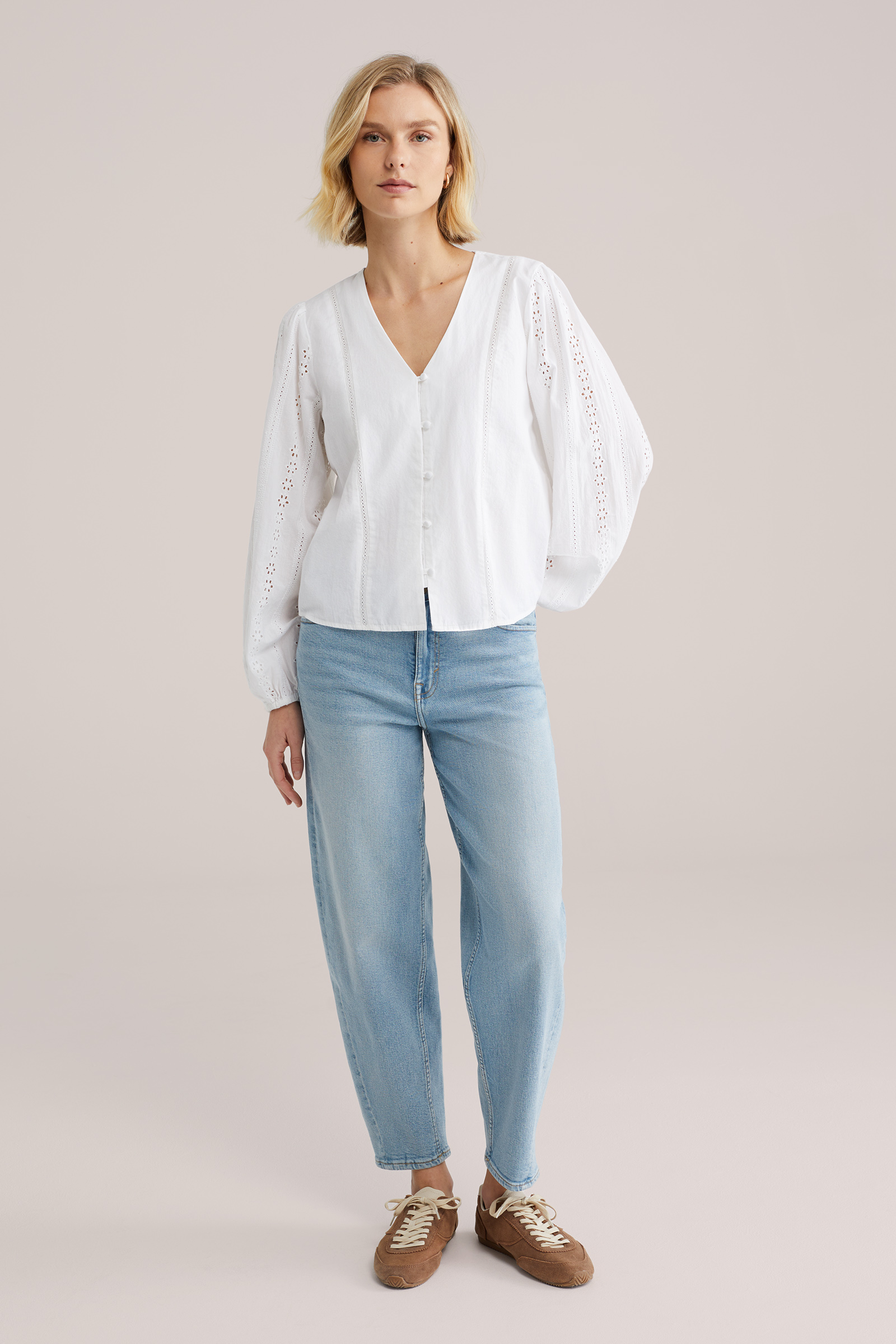 Dames blouse met broderie anglaise