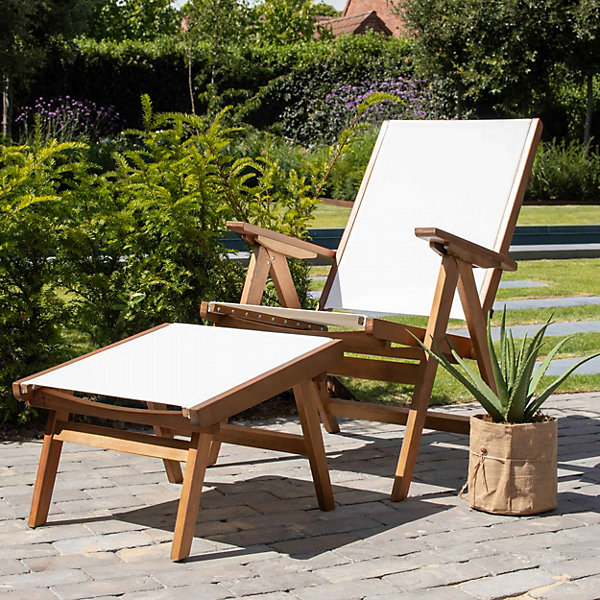 Fauteuil relax en bois d'eucalyptus avec repose-pieds blancOviala