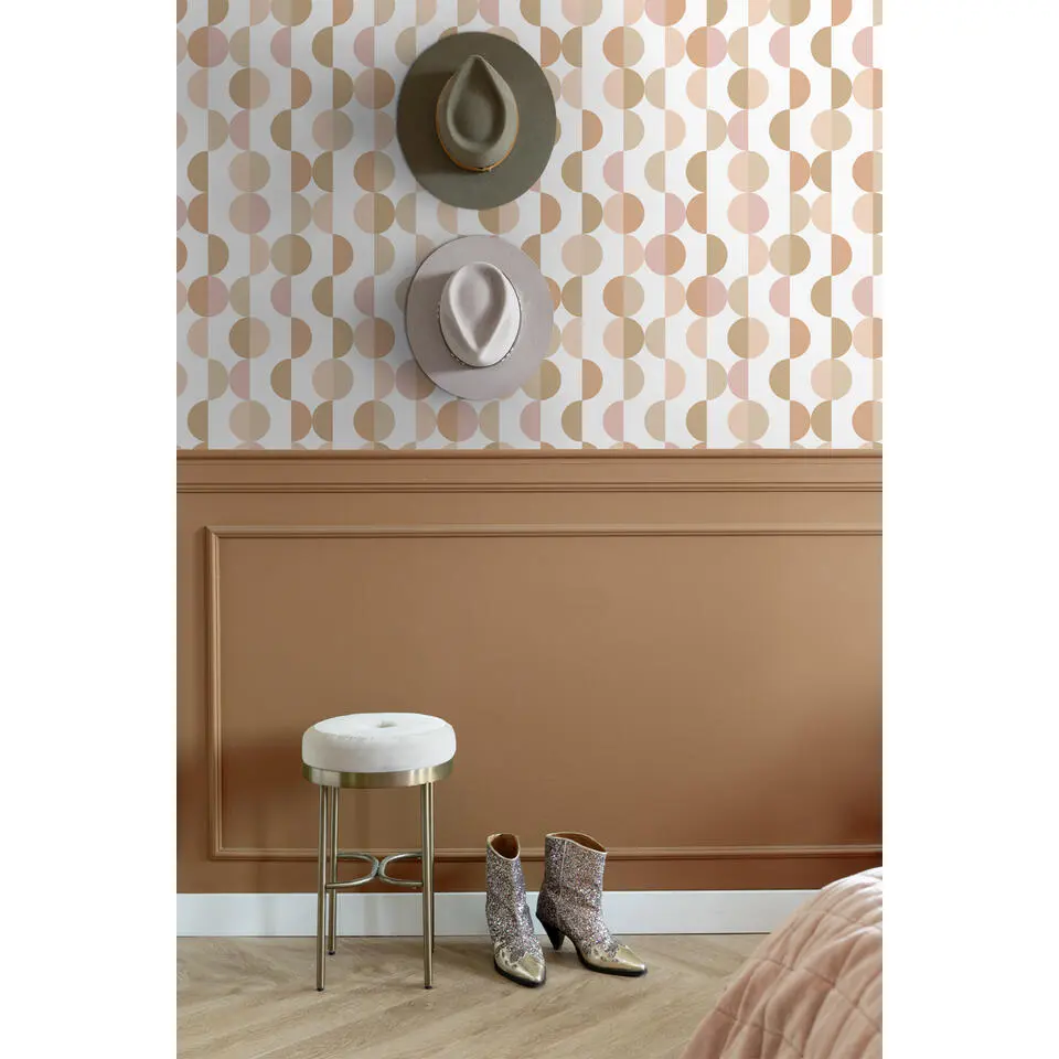 ESTAhome behang grafisch motief terracotta, roze en beige - 50 x 900 cm