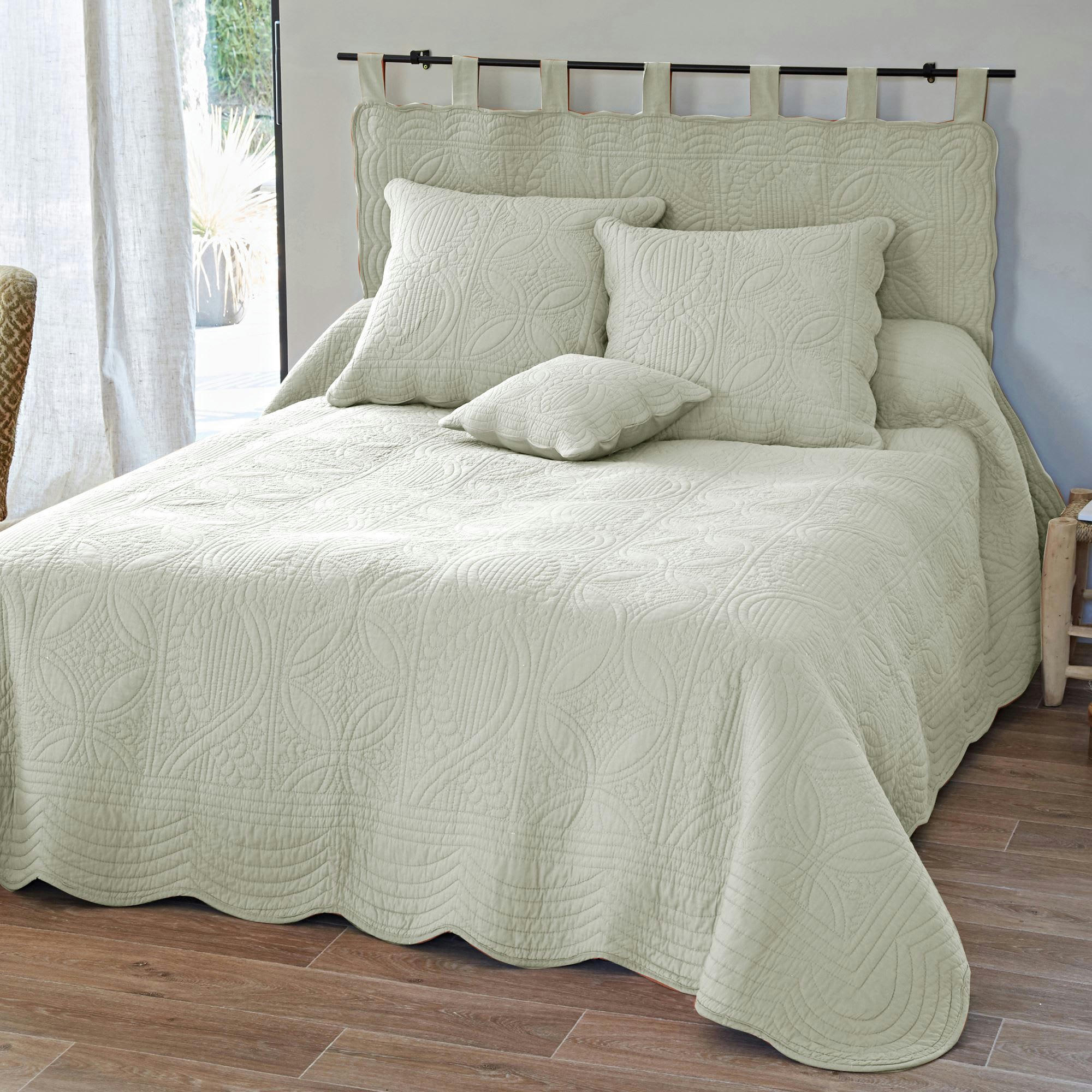 BAILLARGUES - Boutis 250x250 blanc écru en coton