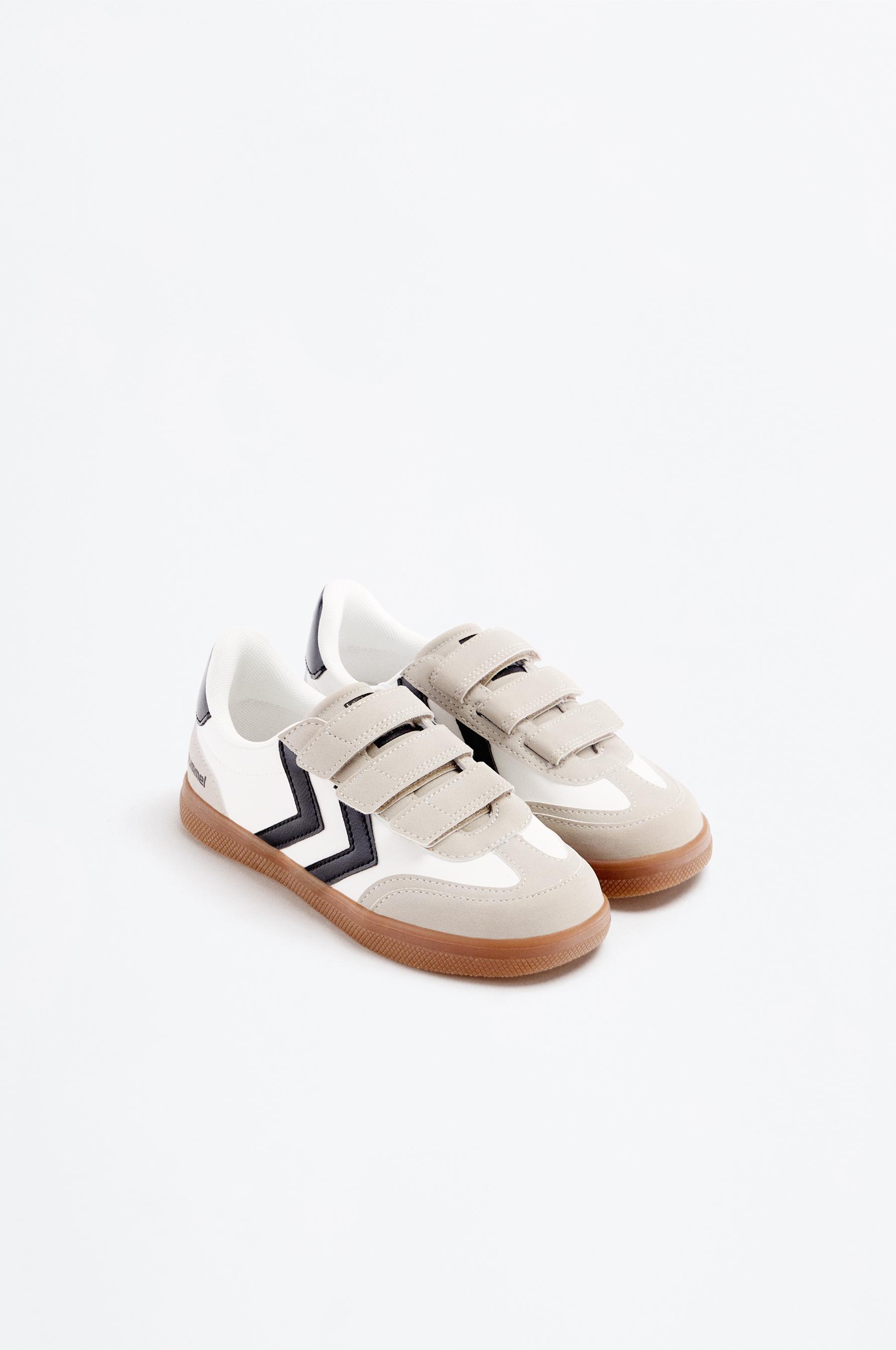 Zapatilla Hummel piso caramelo