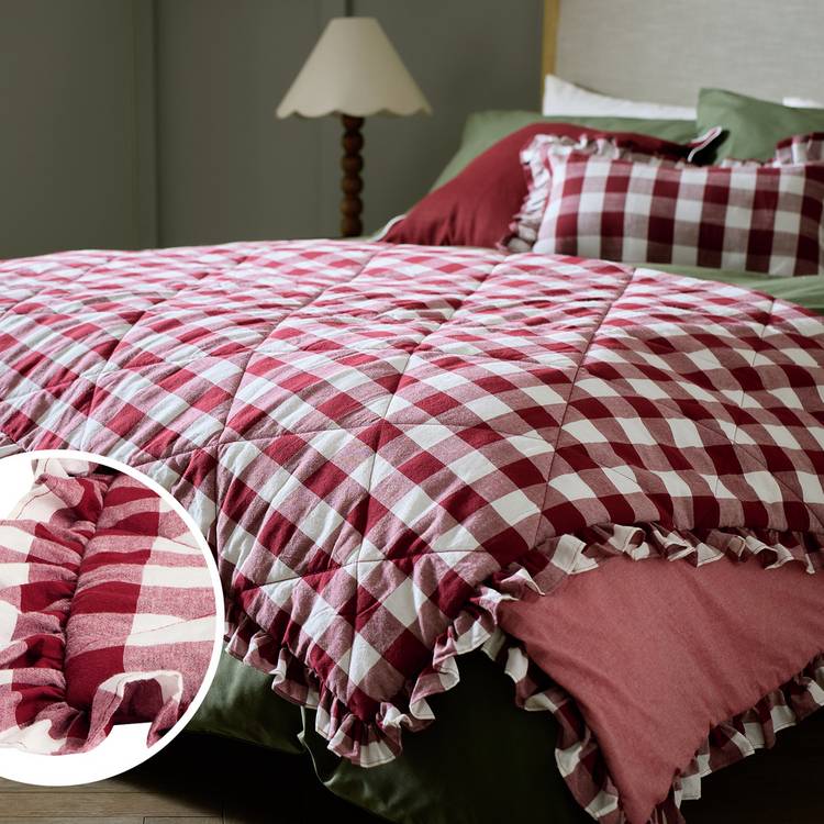 Habitat Gingham Quilted Bedspread - Berry - 200x220cm