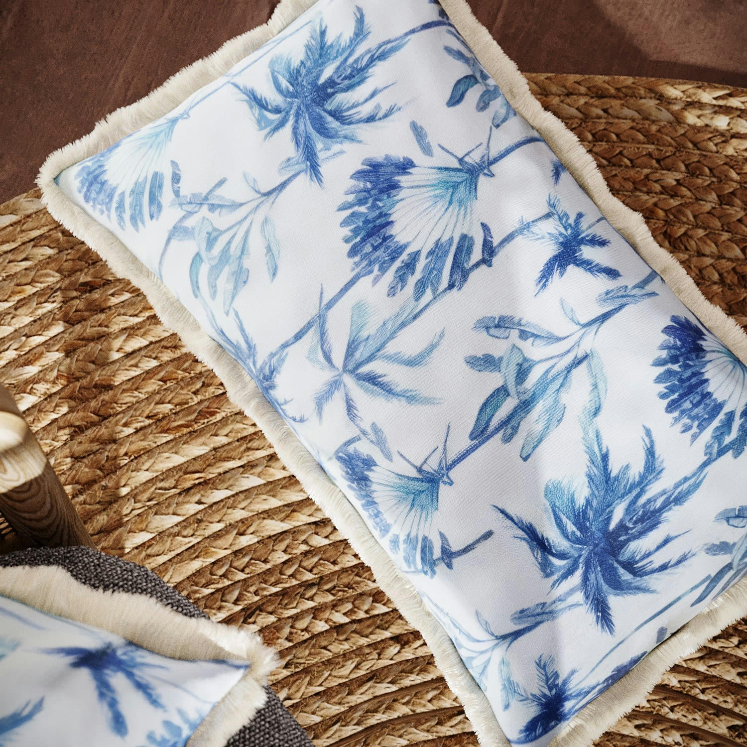 DAKAR RECTANGLE - Coussin rectangulaire feuillage tropical bleu