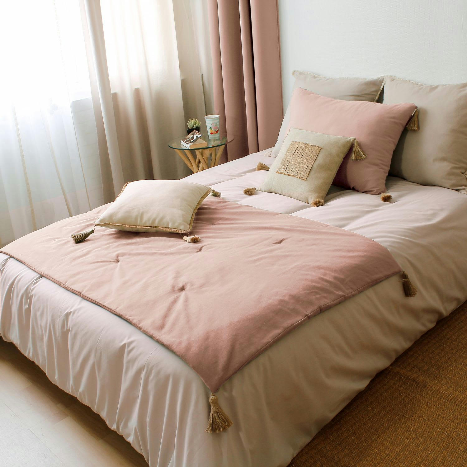 PANAMA - Coussin avec pompons en jute coton rose 70x50