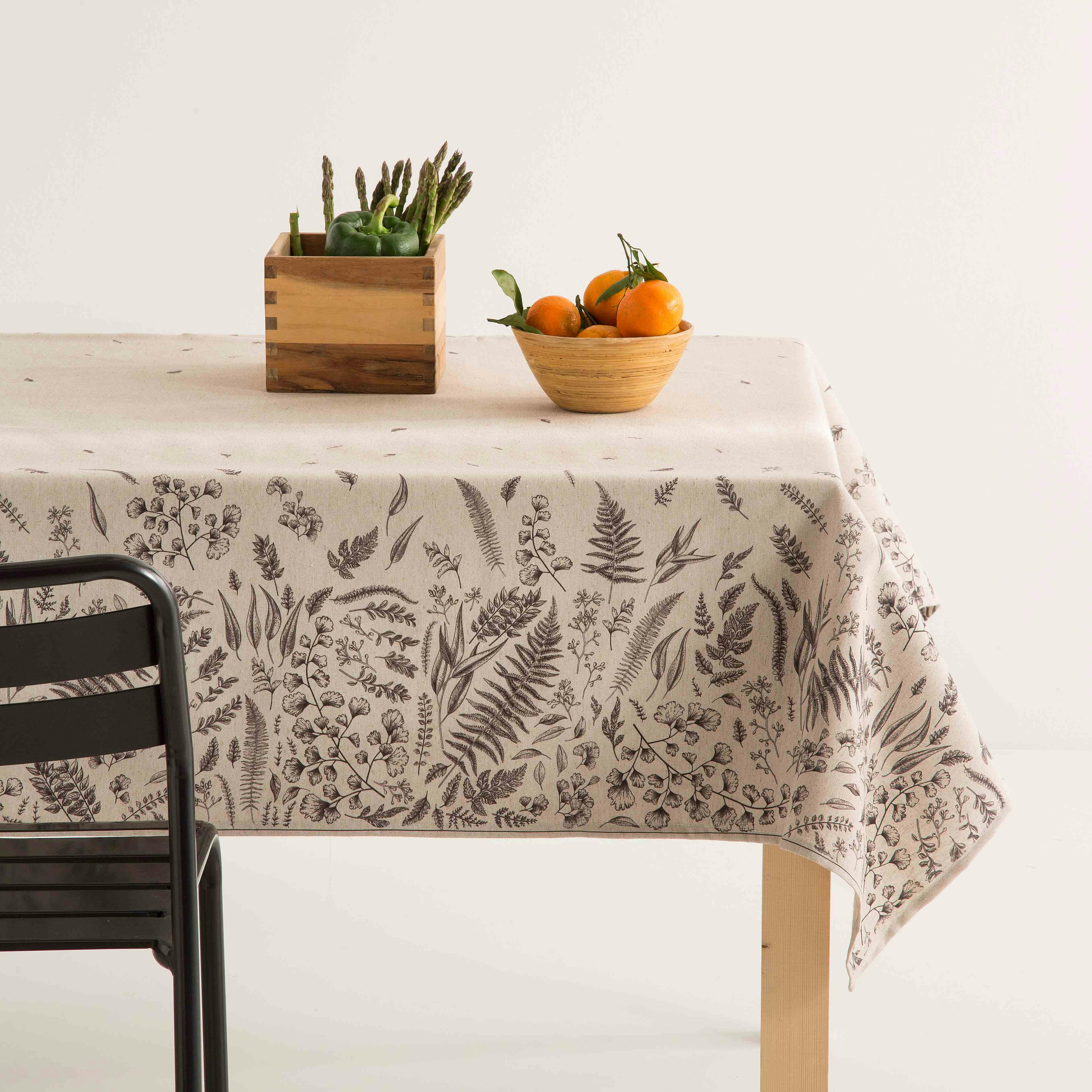 BLOSSOM LAPIZ - Nappe en lin taupe imprimée avec traitement anti-taches 140x240 cm