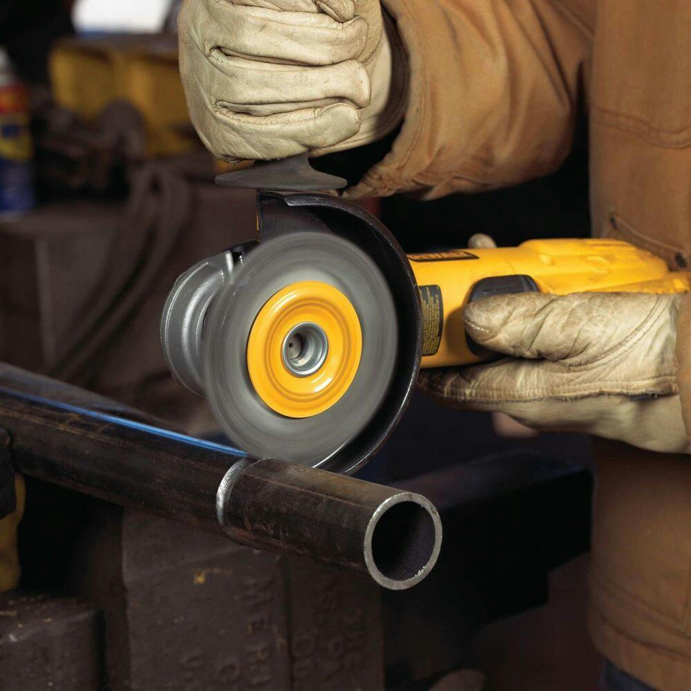 DEWALT DW4930 4x 5/8-in-11 Carbon Steel Full Cable Twist Wire Wheel Brush