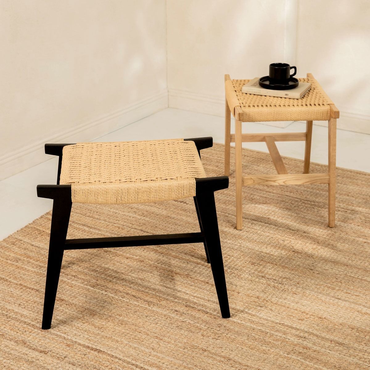 Taboret NOVUM drewniany dębowy czarny 52x34x42 cm