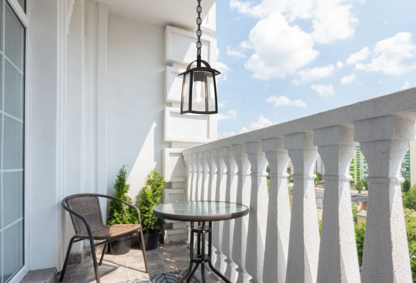 Lampa sufitowa zewnętrzna KELSEY czarno-biała 1 x E27 x 40W IP44 Lutec