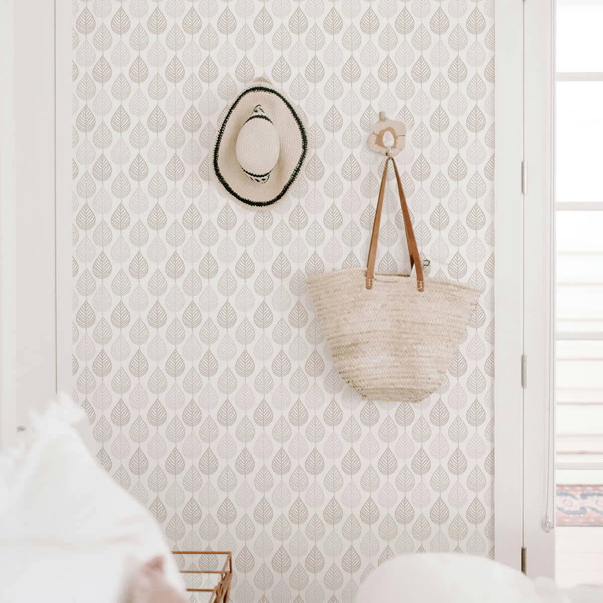 LEAVES - Papier peint vinyle adhésif feuilles écru 50x300 cm