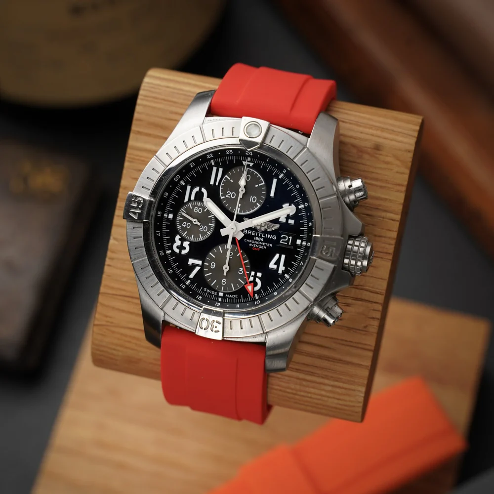 Breitling – Avenger –  Rubber Strap – Red