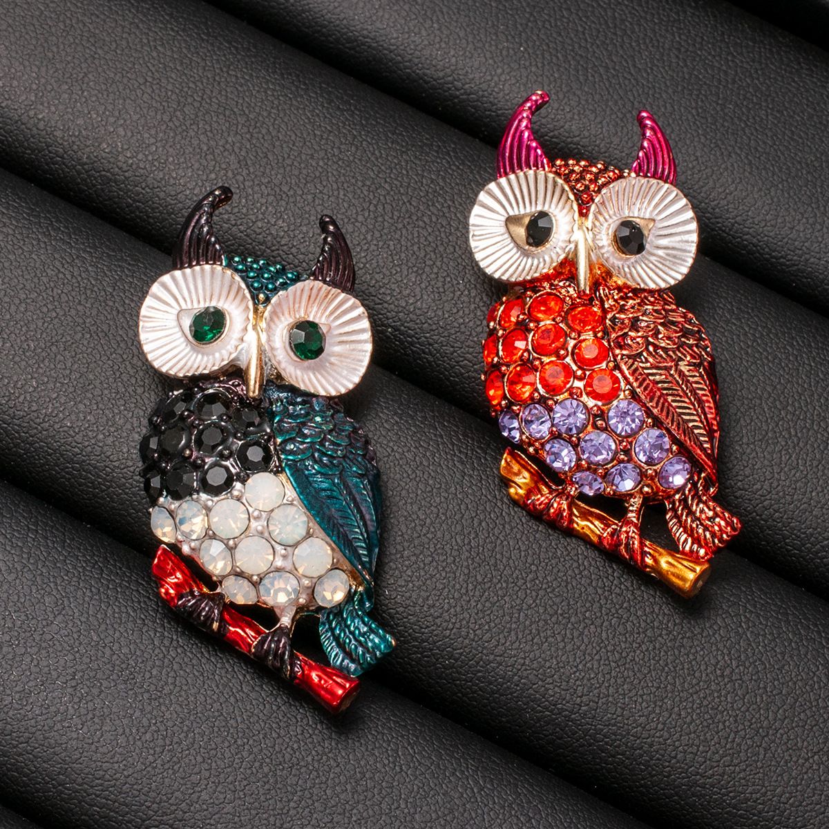 PEACH ACCESSORIES Sparkling Crystal Owl Brooch
