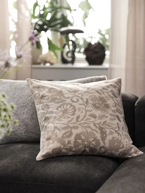 Pyntepudebetræk ROSE 50x50 beige/mørk sand