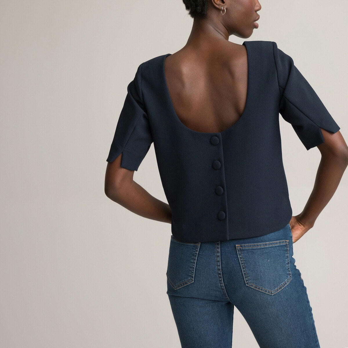Blouse col rond devant, col danseuse au dos
