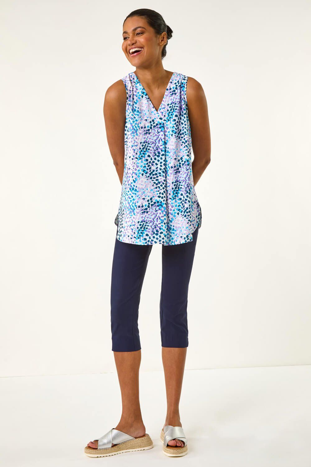 Roman Abstract Print V-Neck Pleat Top