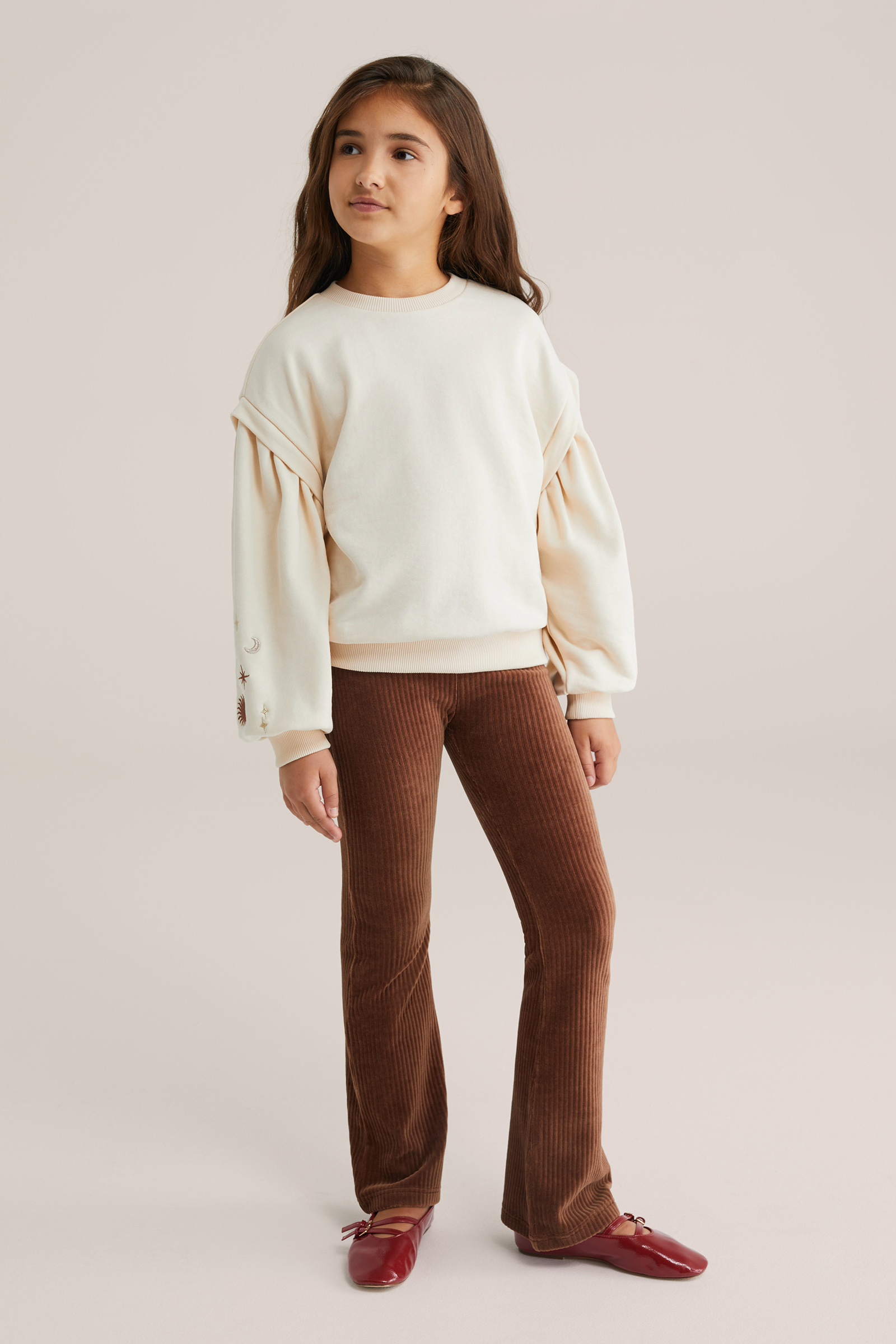 Meisjes oversized sweater met embroideries