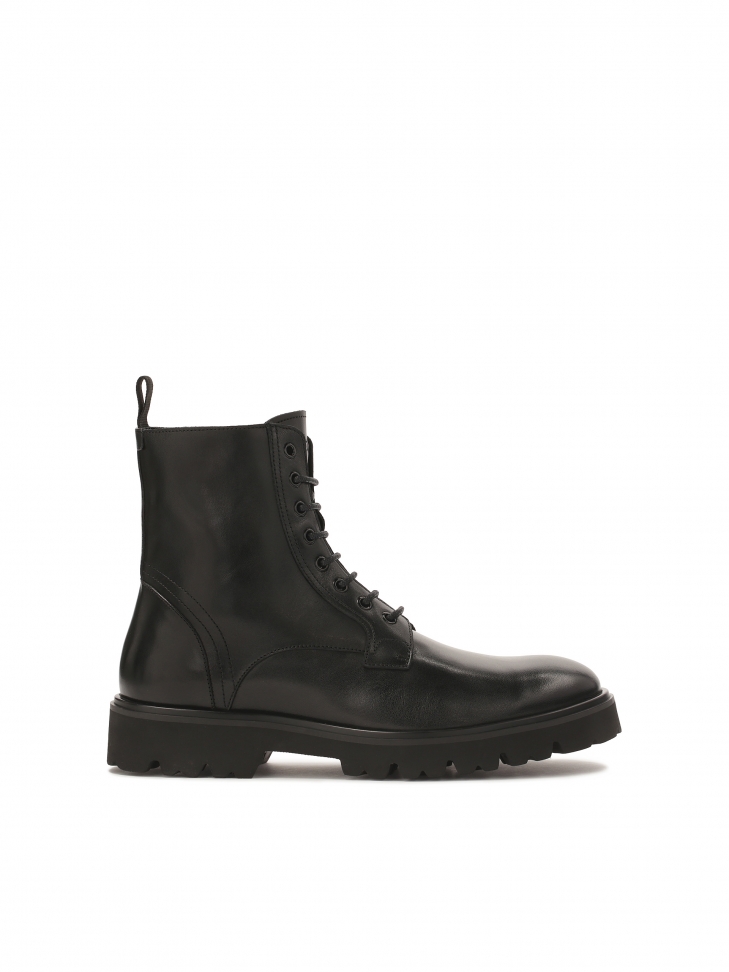 All-purpose men's boots with high upper