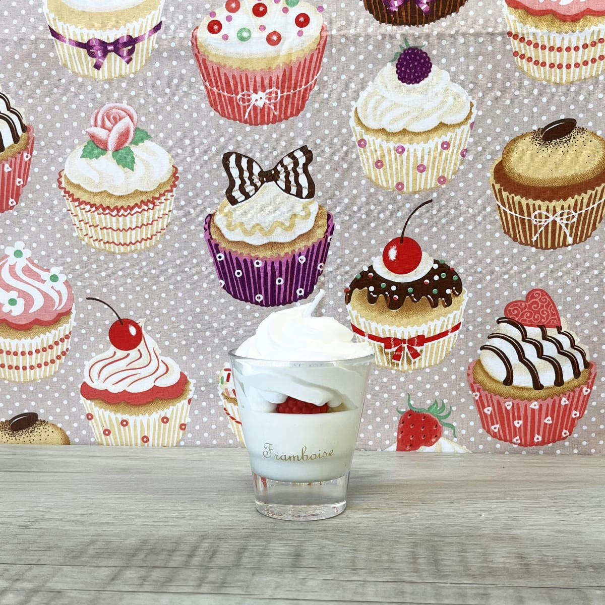 - Petite bougie gourmande parfumée framboise - Fait main