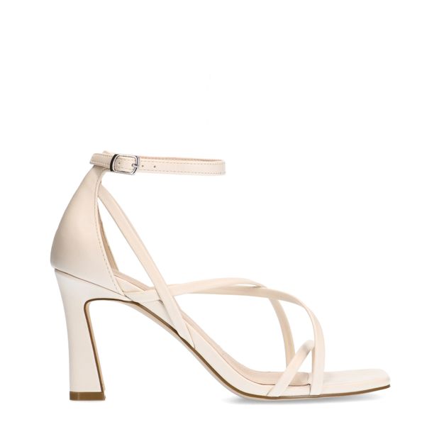 Off white sandalen met hak