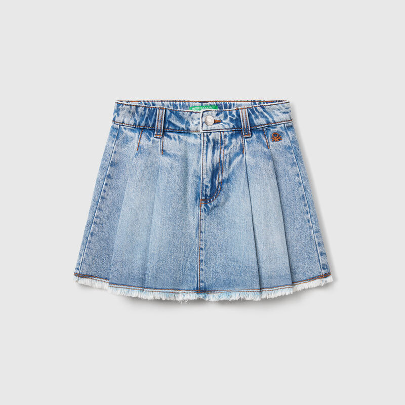 Pleated denim skirt