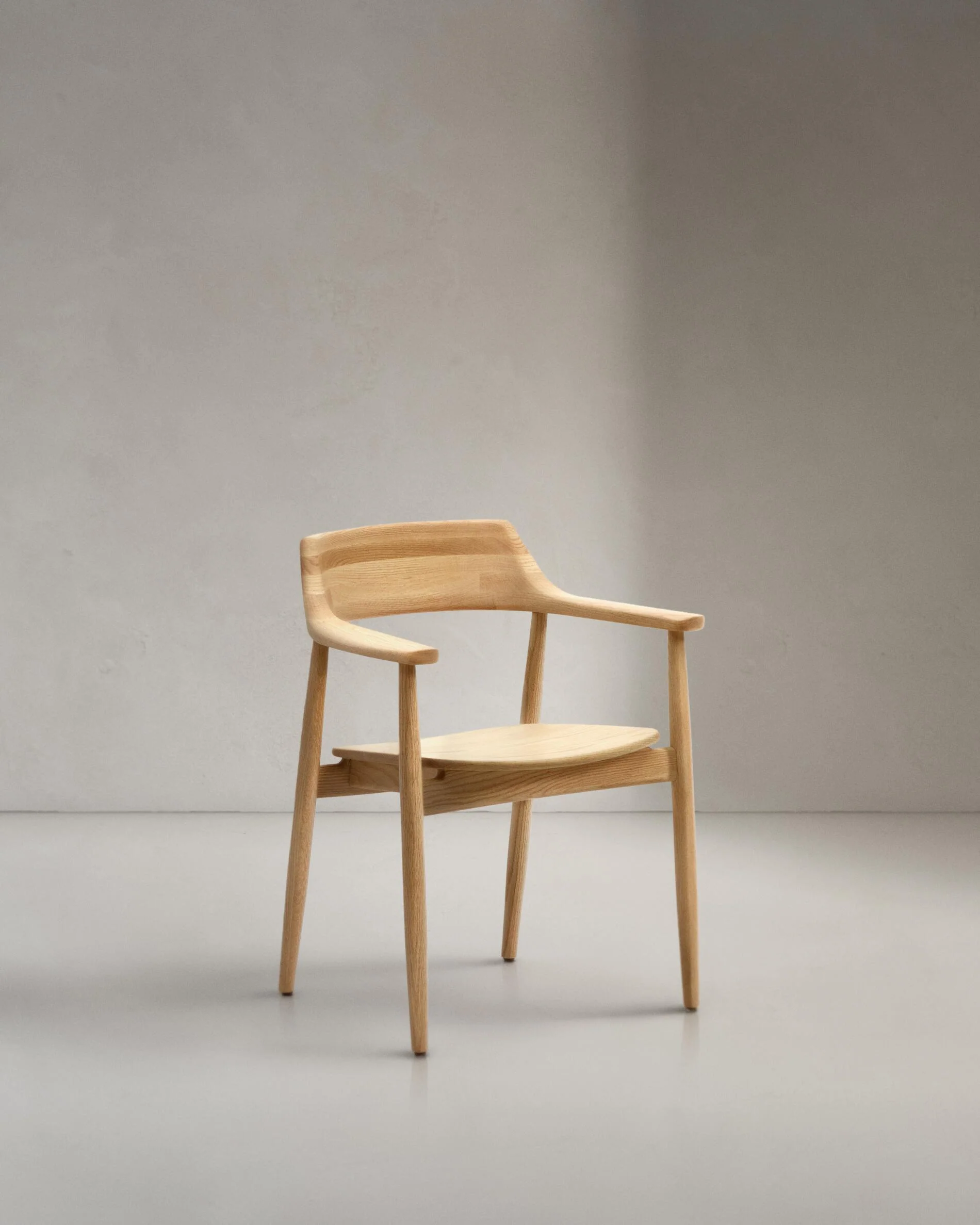 Fondes chair in solid oak wood with natural finish FSC Mix Credit