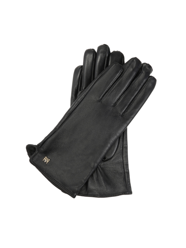 Ladies’ black gloves
