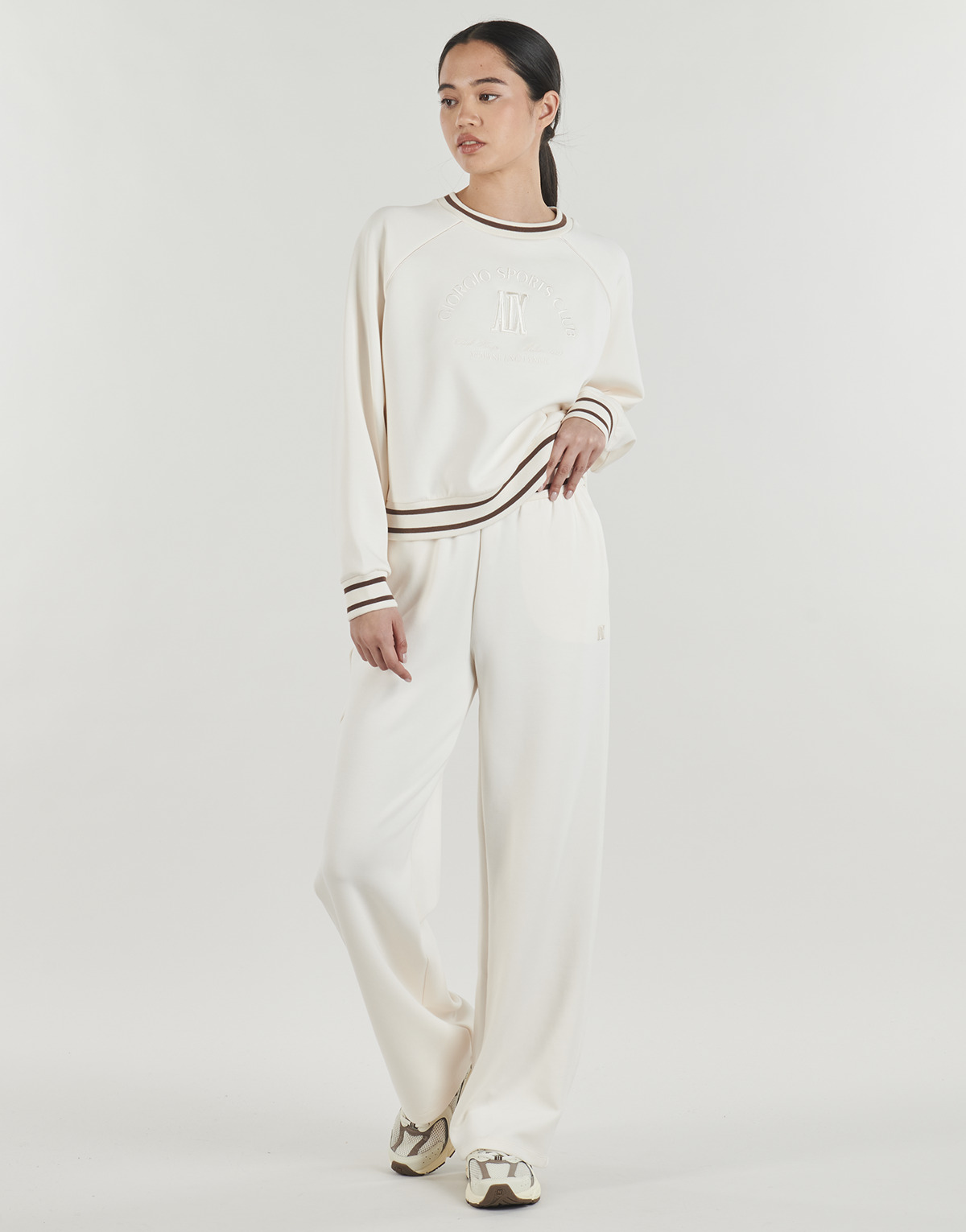 Armani Exchange - XW002073 - White / Broken / Brown