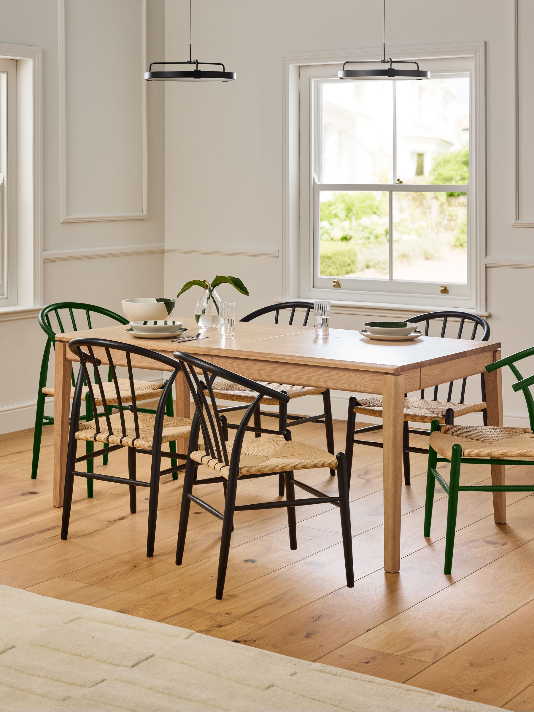 Jasper Conran London Oak Rectangular 6 to 8 Seater Belgrave Walnut Extending Dining Table