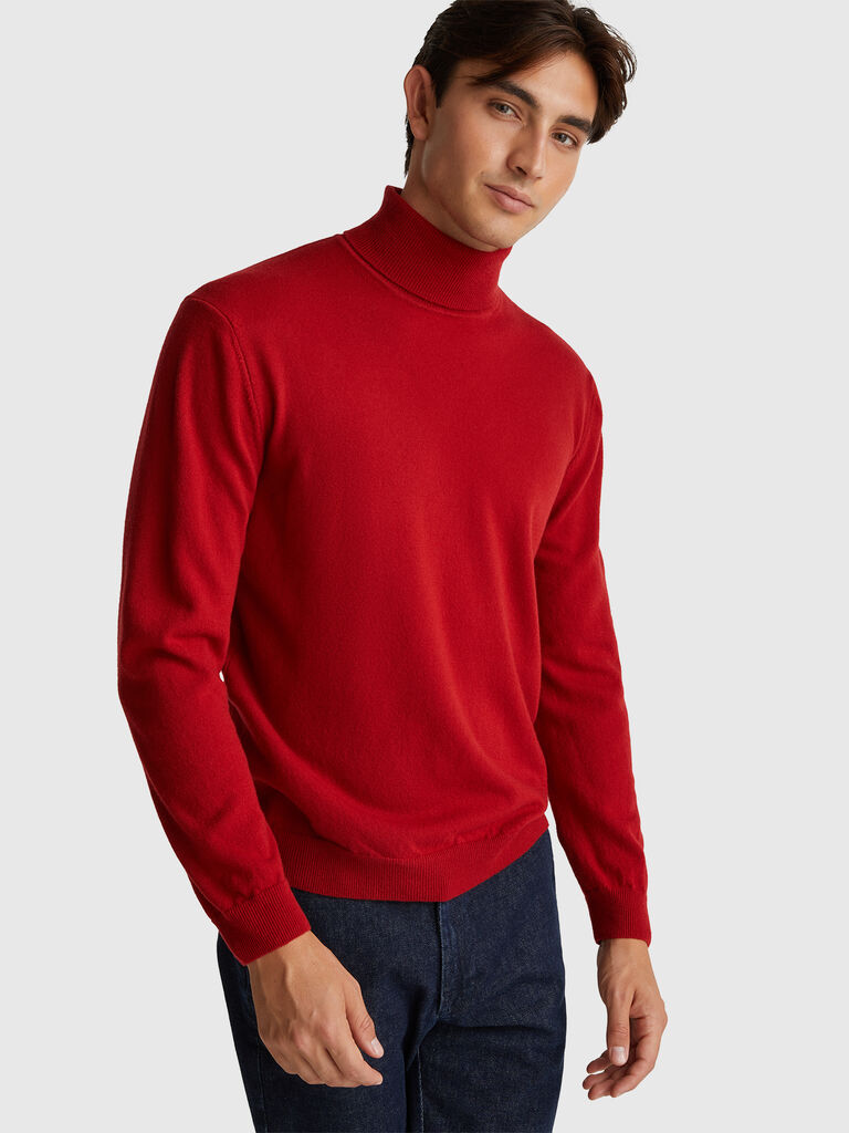 Red turtleneck in pure Merino wool