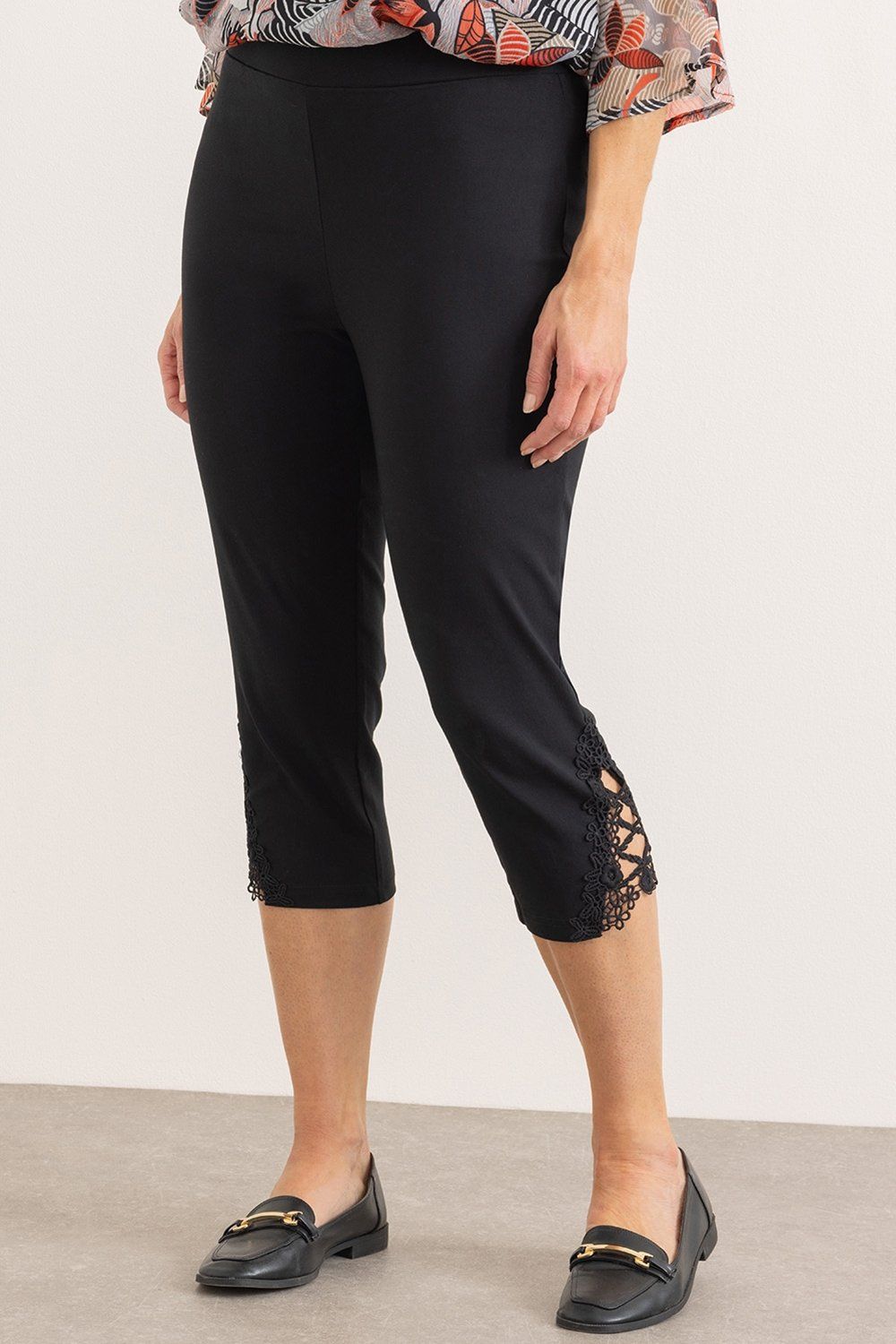 Klass. Lace Trim Cropped Slim Fitted Trousers