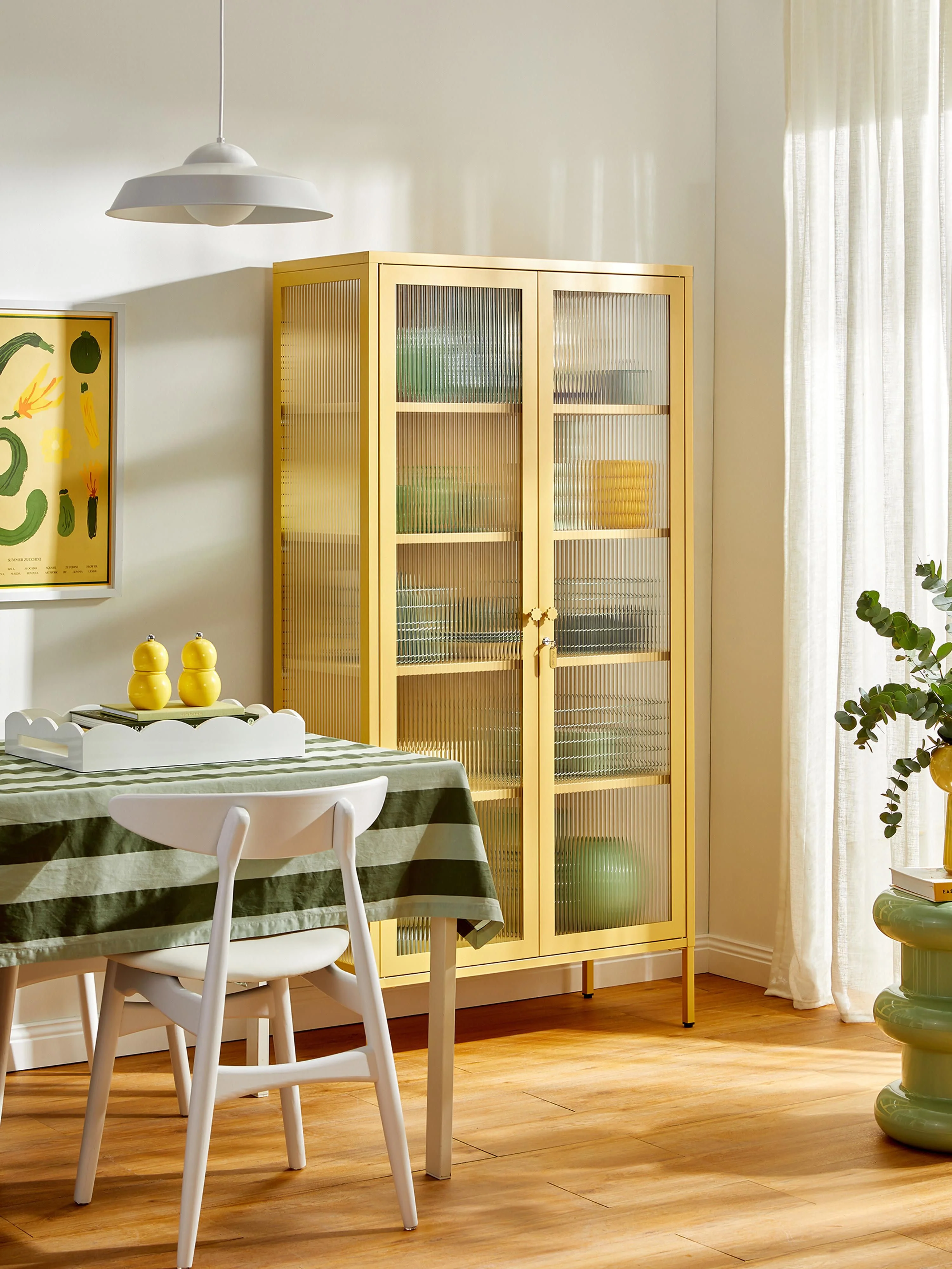 Metall-Vitrine The Collector mit geriffeltem Glas