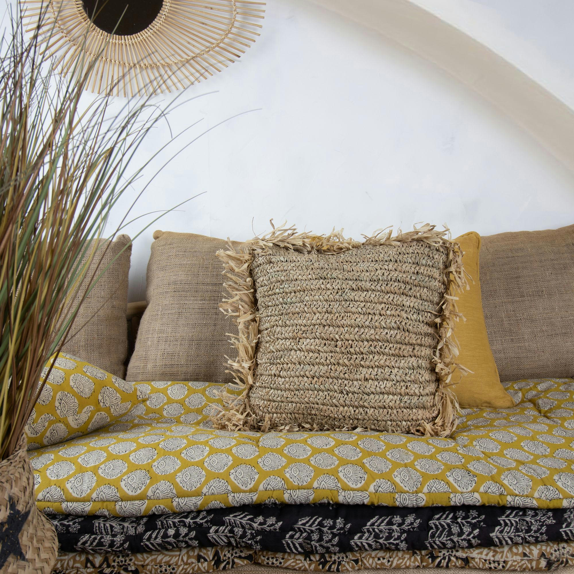 SYROS - Coussin en raphia avec franges 40cm
