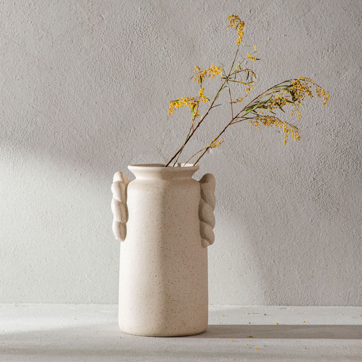 Wazon MARE o piaskowym wykończeniu z warkoczami 15x13x24 cm