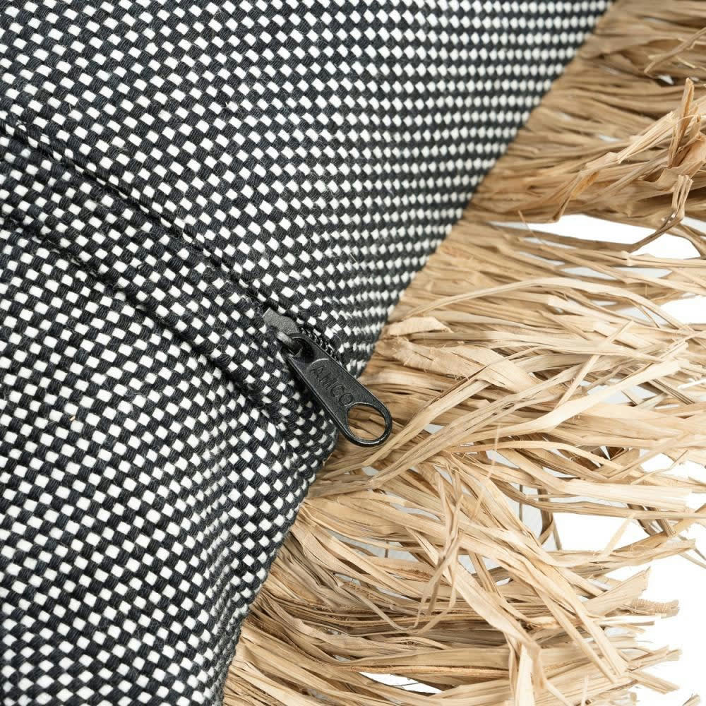 COTTON BONITA - Coussin en coton et raphia noir naturel 40x40