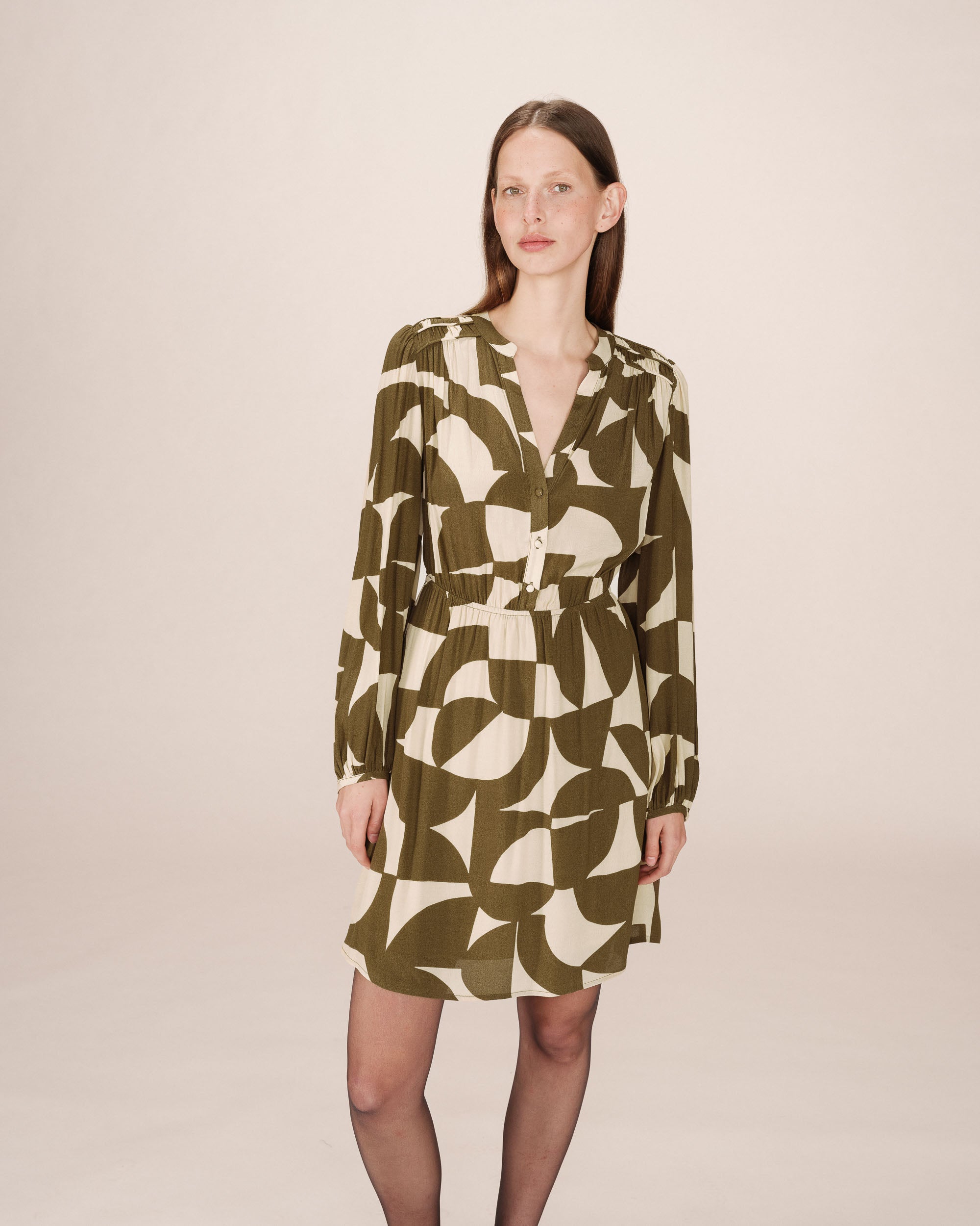 Robe courte graphique olive Selia