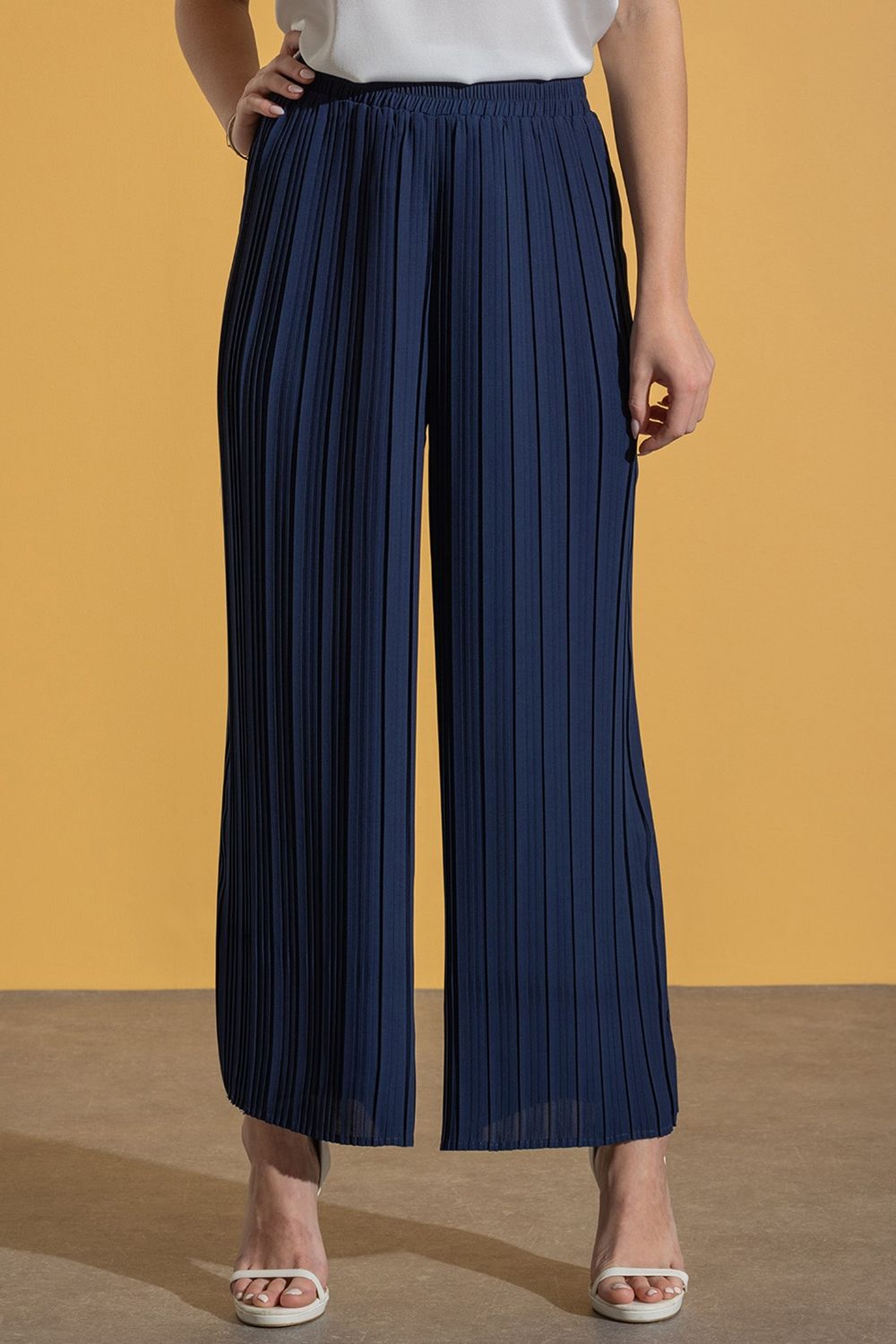 Klass. Pleated Wide Leg Pull On Trousers