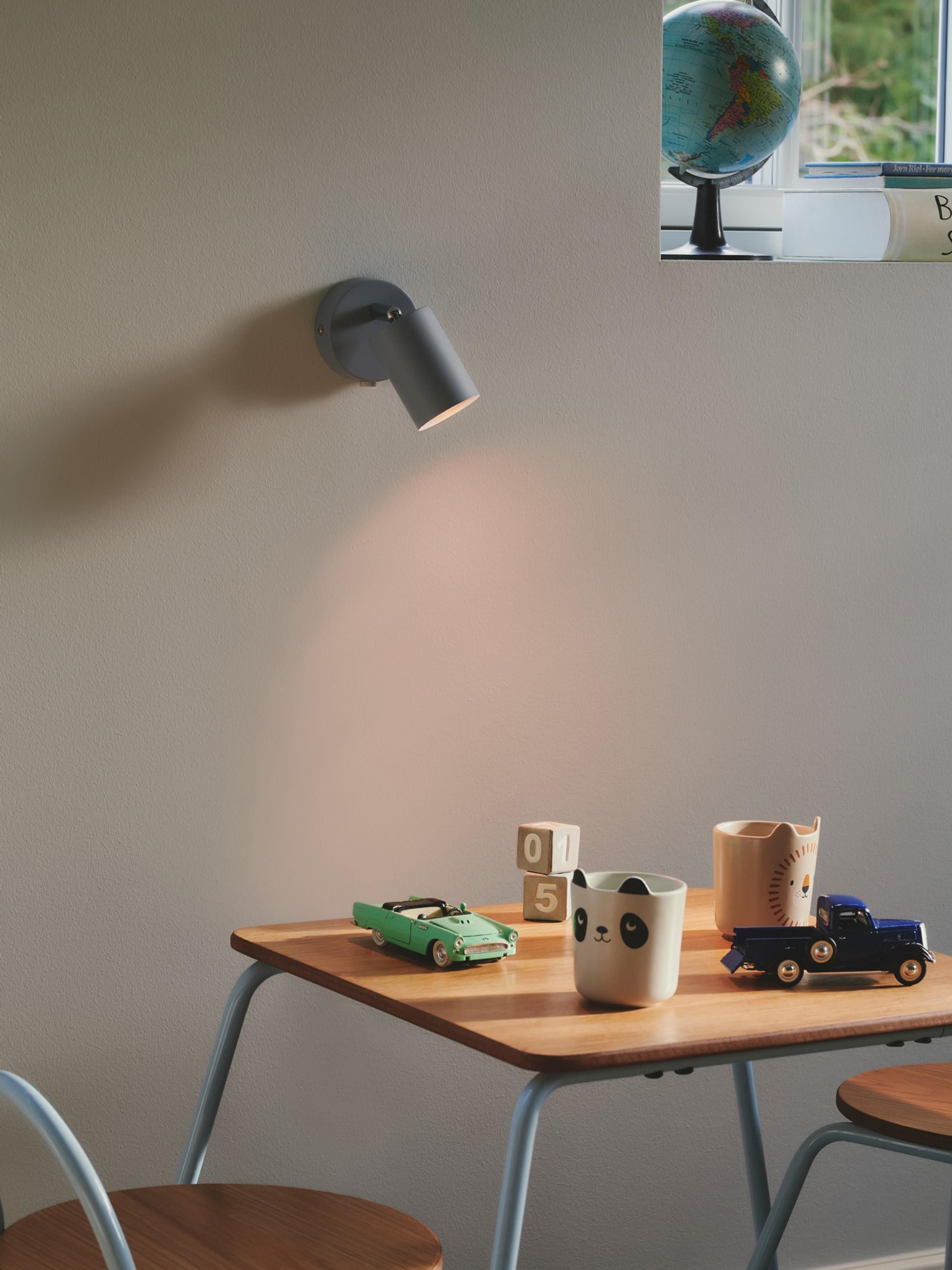 Kleiner Wandstrahler Explore mit Stecker