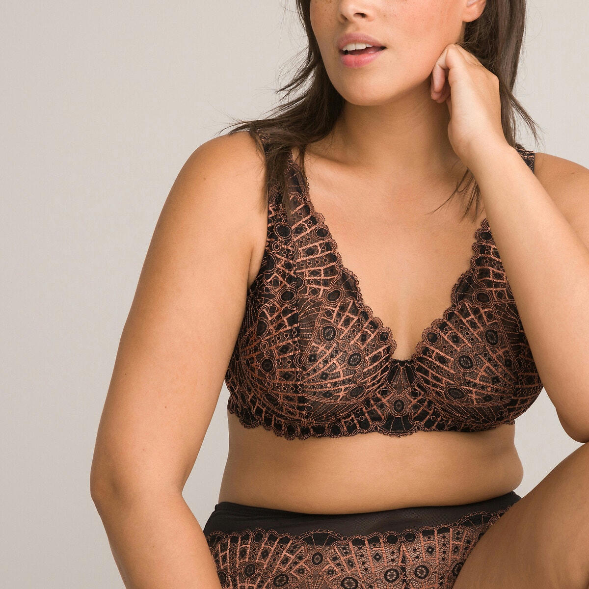 Soutien-gorge foulard en dentelle, Éventail