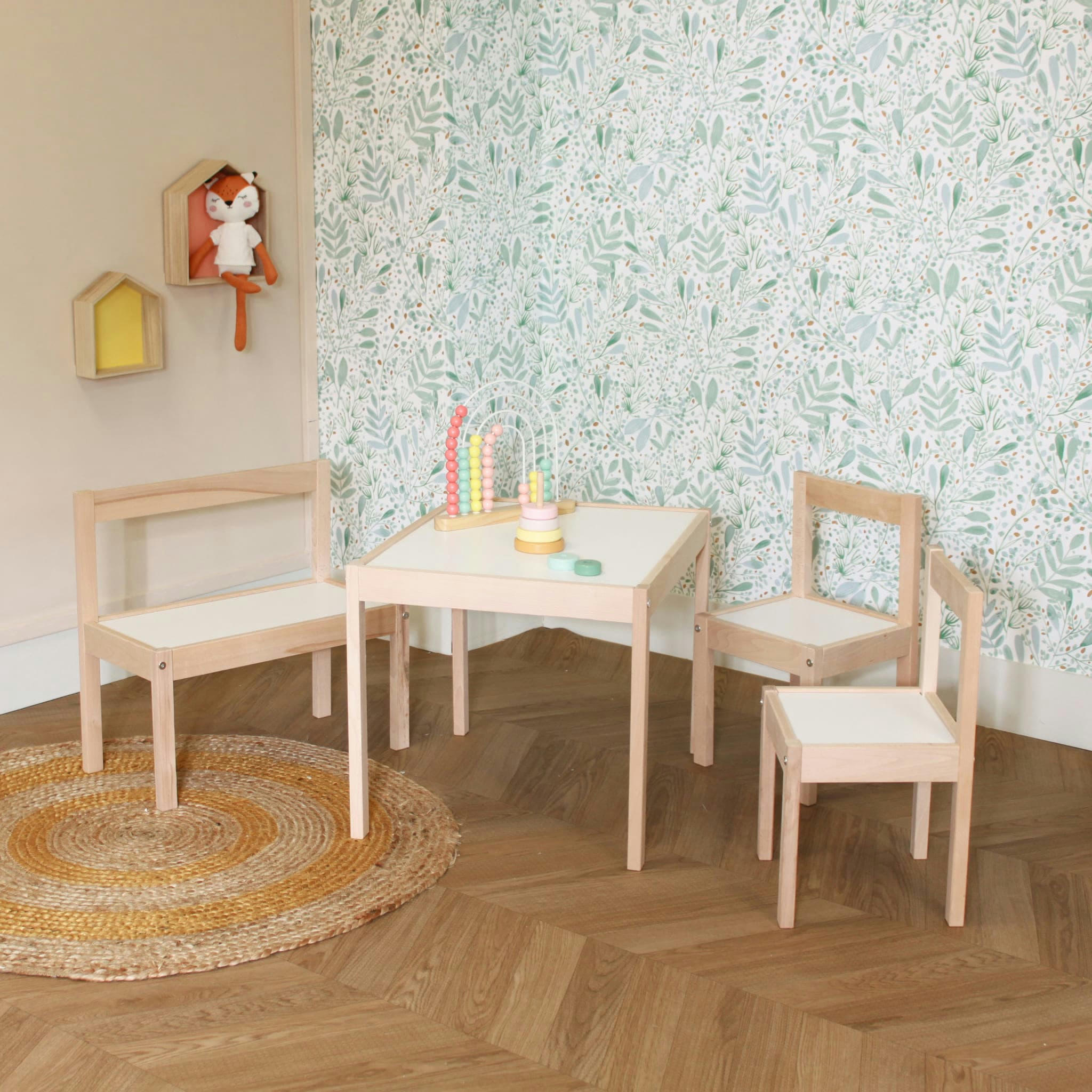 - Ensemble table junior, 2 chaises et banc bois massif