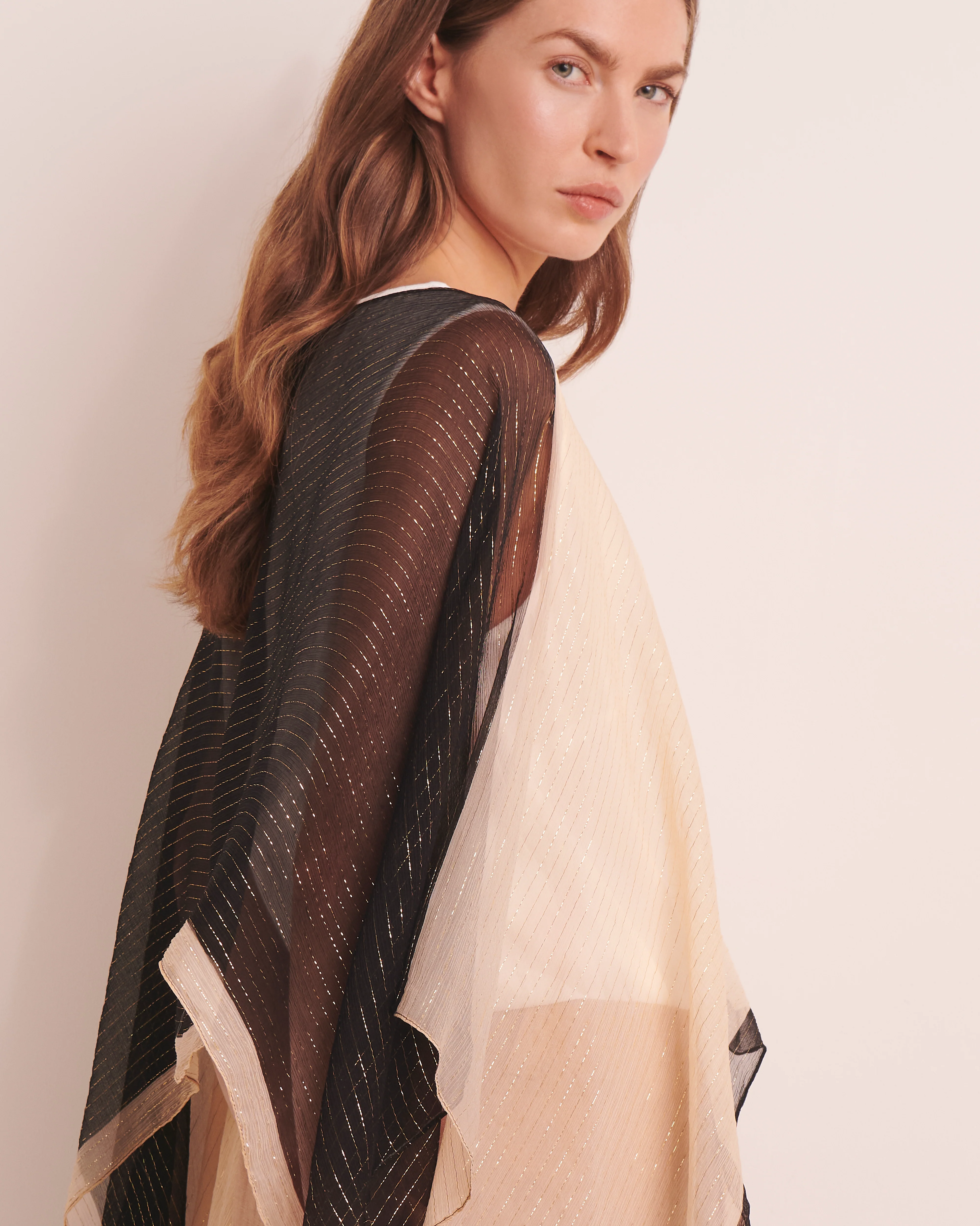 Cape beige et noire irisée EXTRAVAGANTE/13176/670