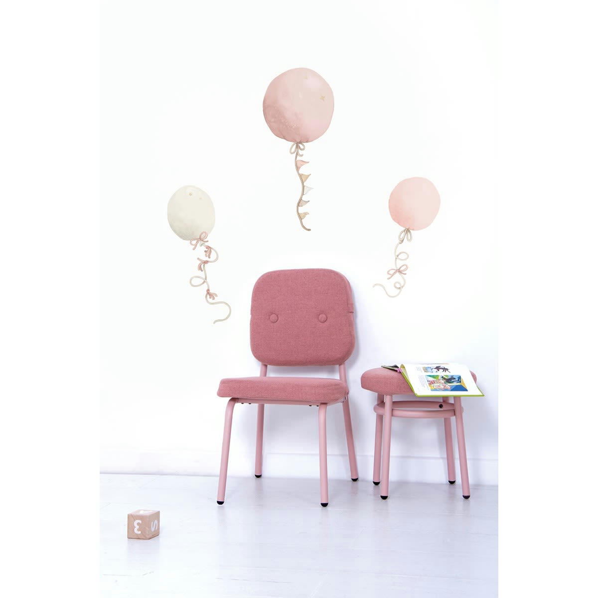 SELENE - Grand sticker les ballons en vinyle mat rose