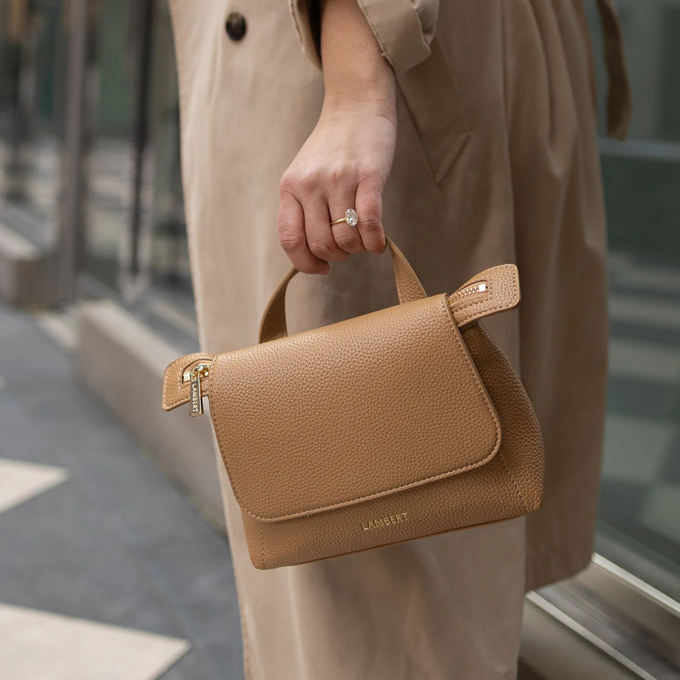 The Ginny – 2-in-1 Souvenir Vegan Leather Crossbody Bag